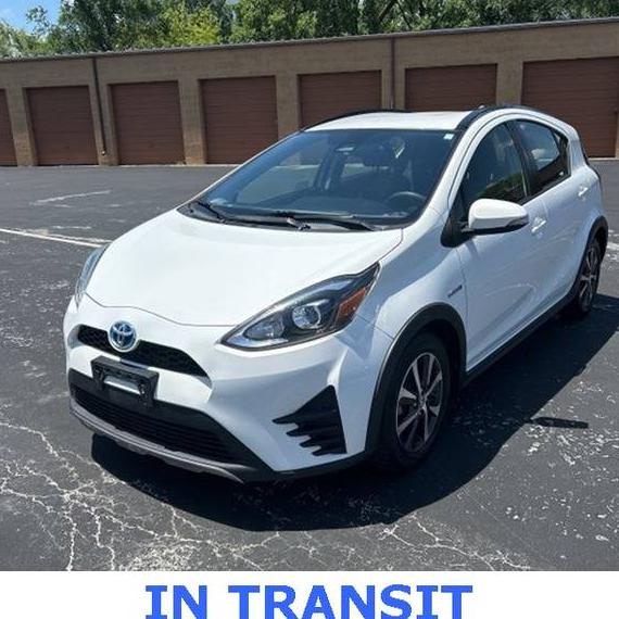 TOYOTA PRIUS C 2018 JTDKDTB31J1615383 image